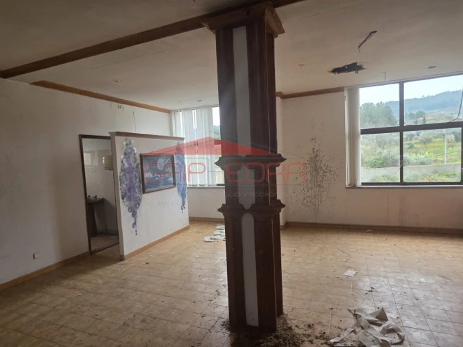 Moradia T4 para Venda em Ferro Foto 22