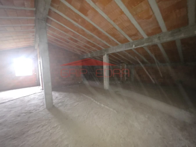 Moradia T4 para Venda em Ferro Foto 32