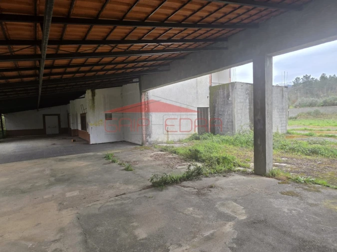 Moradia T4 para Venda em Ferro Foto 35