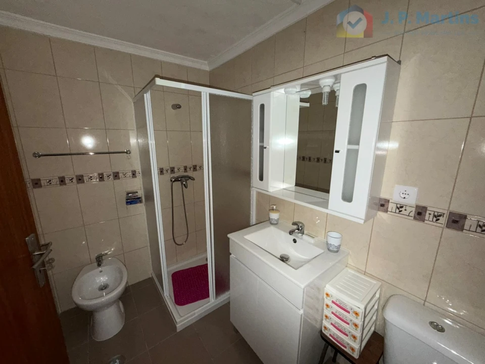 Moradia T1 para Venda em Vascoveiro Foto 8