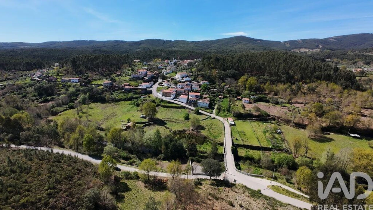 Moradia T4 para Venda em Castanheira de Pêra e Coentral Foto 25