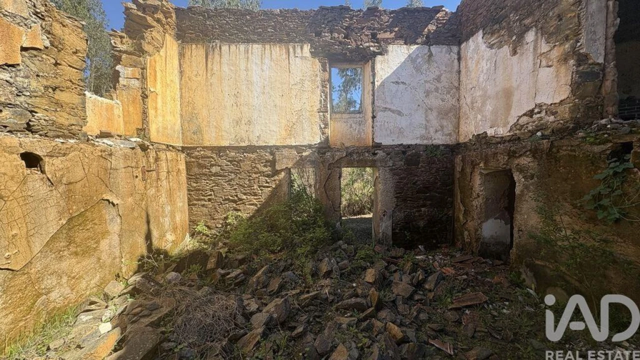 Moradia T4 para Venda em Castanheira de Pêra e Coentral Foto 17