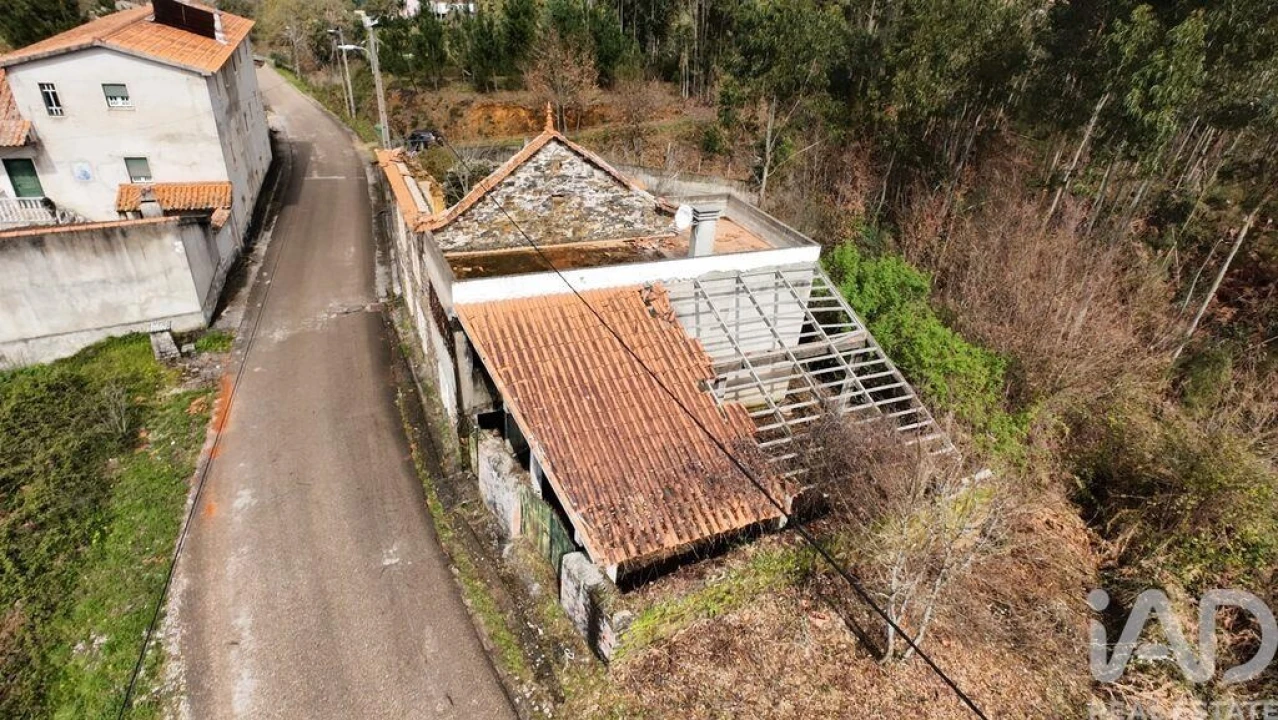 Moradia T4 para Venda em Castanheira de Pêra e Coentral Foto 37