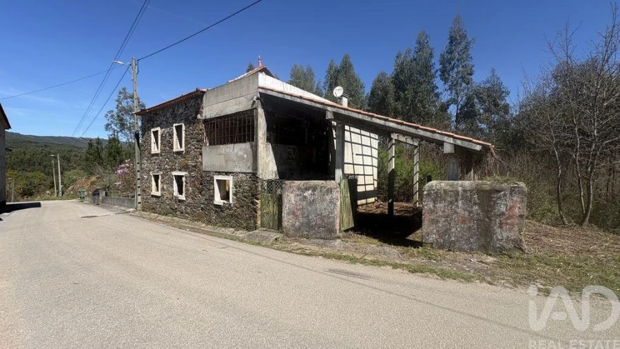 Moradia T4 para Venda em Castanheira de Pêra e Coentral Foto 18