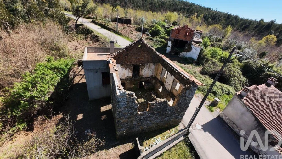 Moradia T4 para Venda em Castanheira de Pêra e Coentral Foto 24