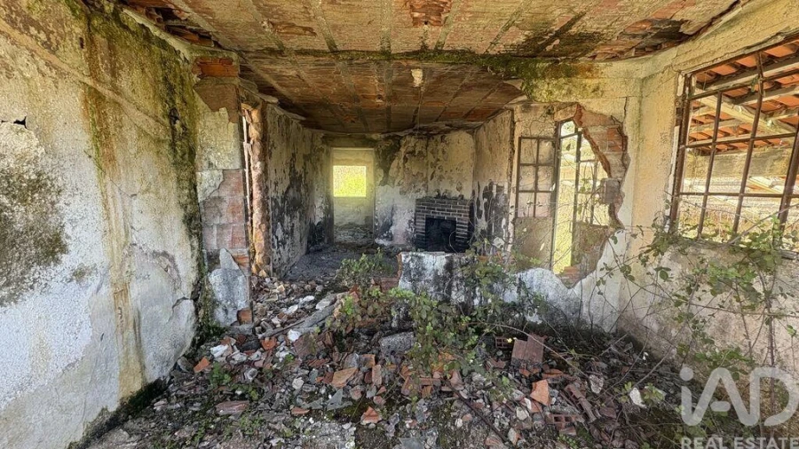 Moradia T4 para Venda em Castanheira de Pêra e Coentral Foto 4