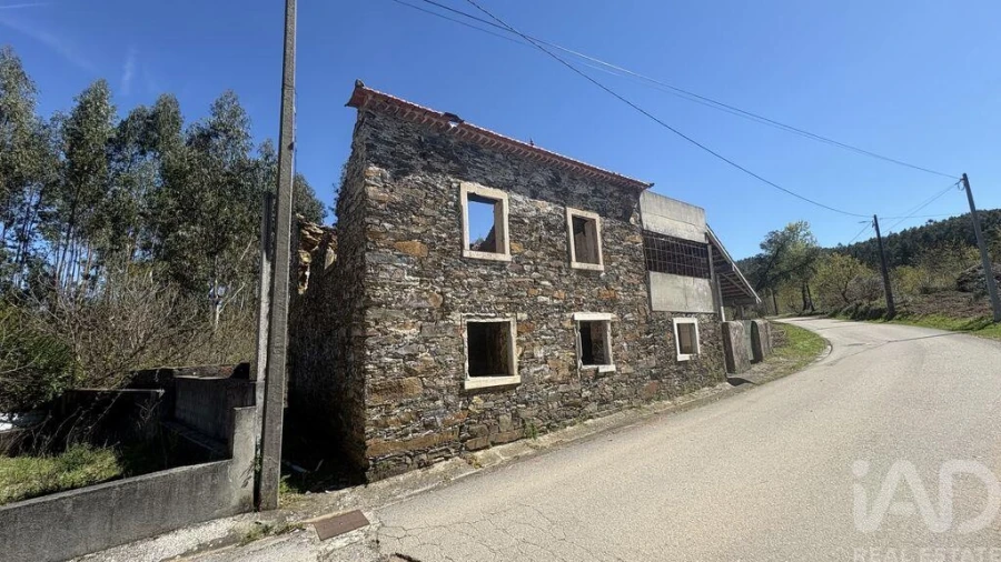 Moradia T4 para Venda em Castanheira de Pêra e Coentral Foto 15