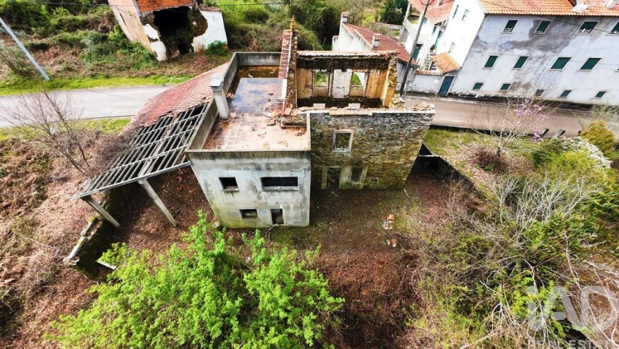 Moradia para Venda em Castanheira de Pêra e Coentral Foto 26