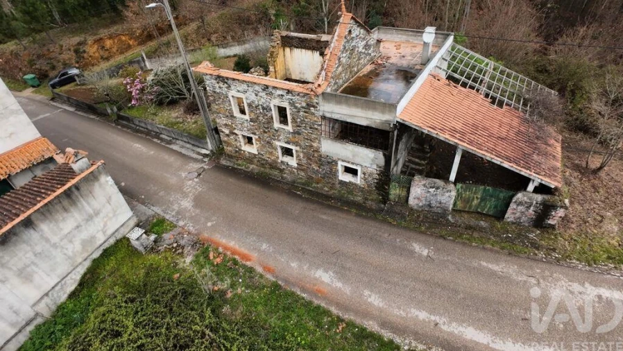 Moradia T4 para Venda em Castanheira de Pêra e Coentral Foto 39