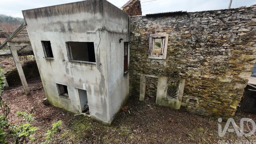 Moradia T4 para Venda em Castanheira de Pêra e Coentral Foto 31