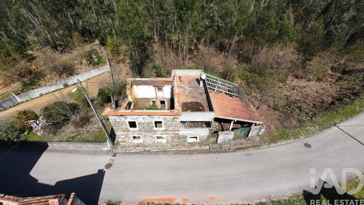 Moradia T4 para Venda em Castanheira de Pêra e Coentral Foto 1