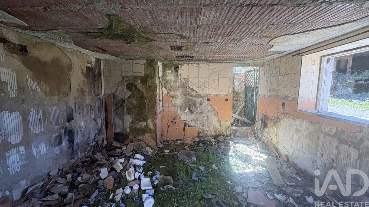 Moradia T4 para Venda em Castanheira de Pêra e Coentral Foto 11