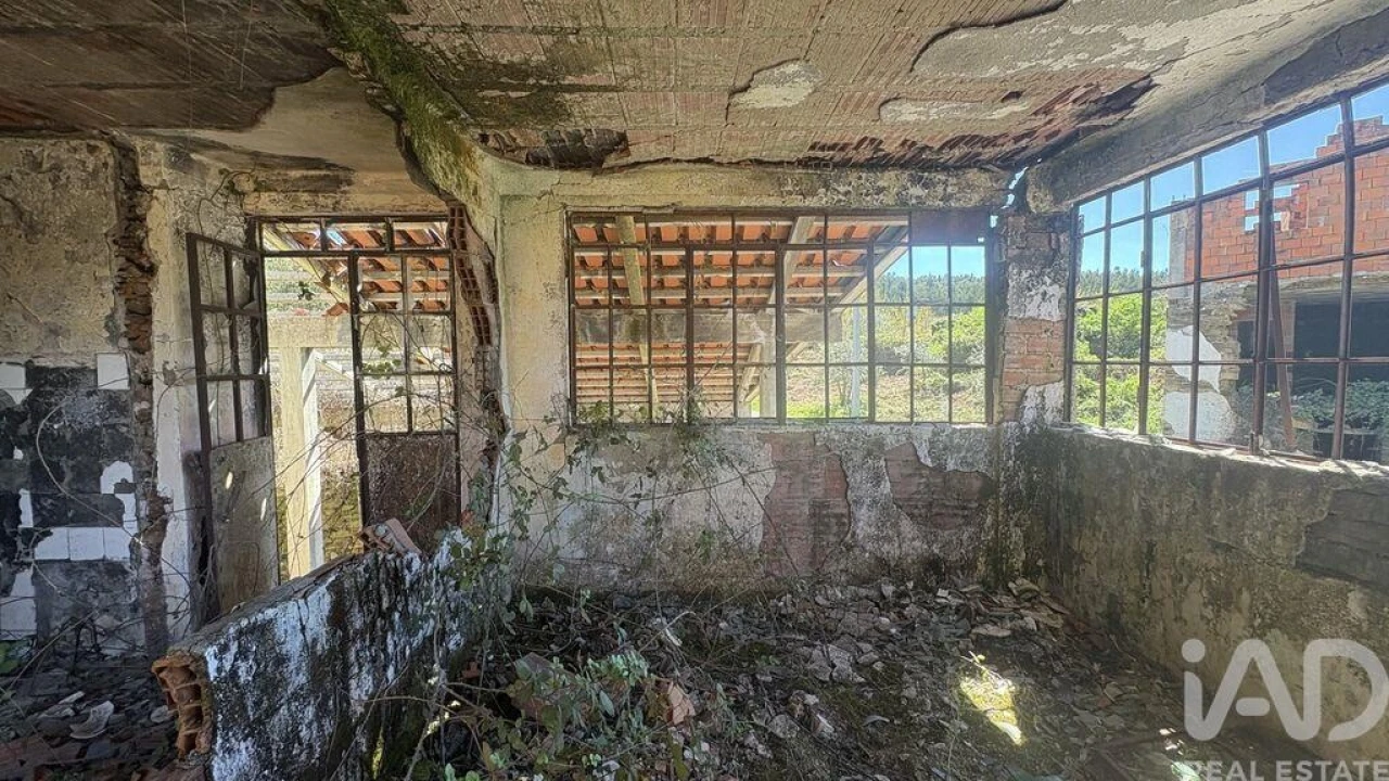 Moradia T4 para Venda em Castanheira de Pêra e Coentral Foto 8