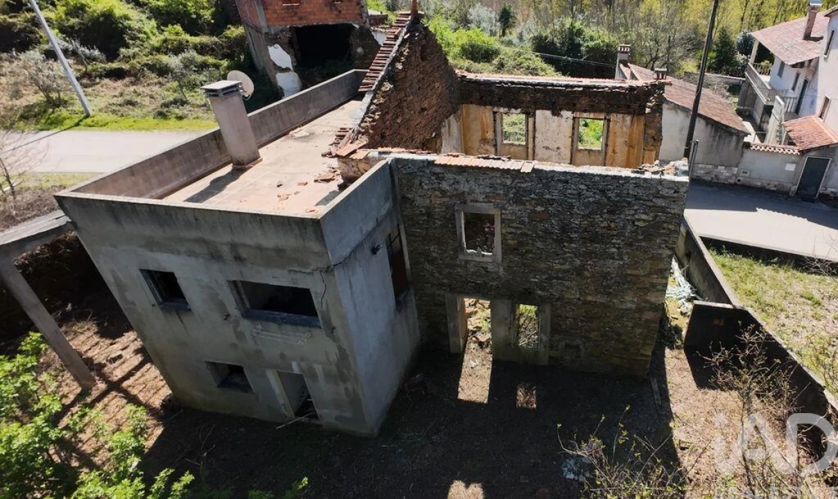 Moradia T4 para Venda em Castanheira de Pêra e Coentral Foto 6