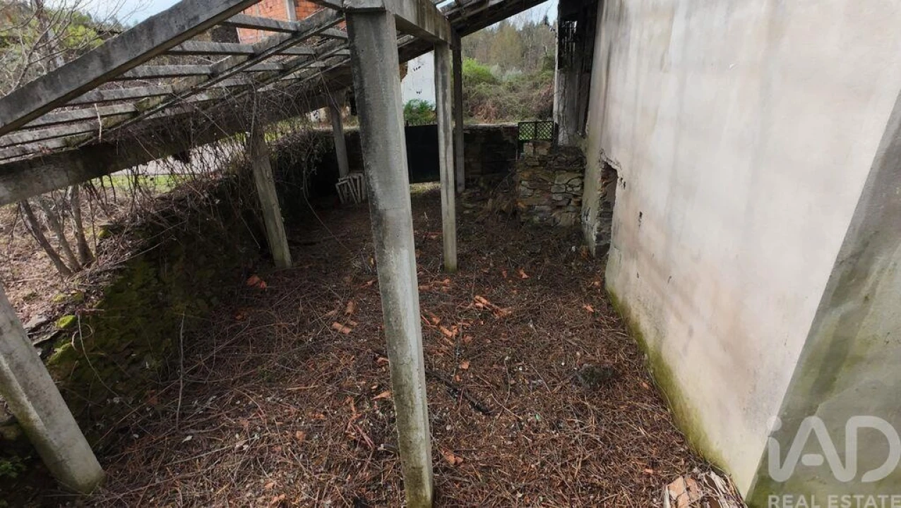 Moradia T4 para Venda em Castanheira de Pêra e Coentral Foto 35