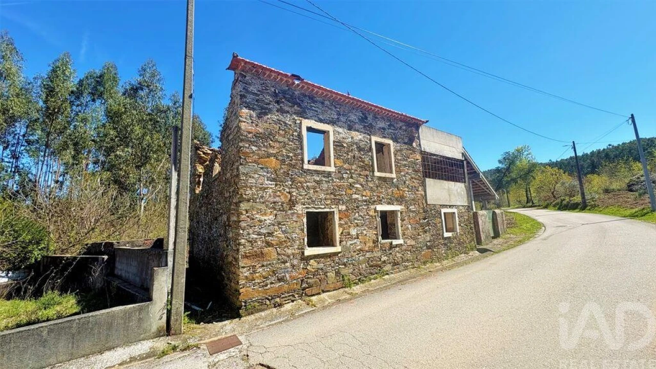 Moradia para Venda em Castanheira de Pêra e Coentral Foto 24