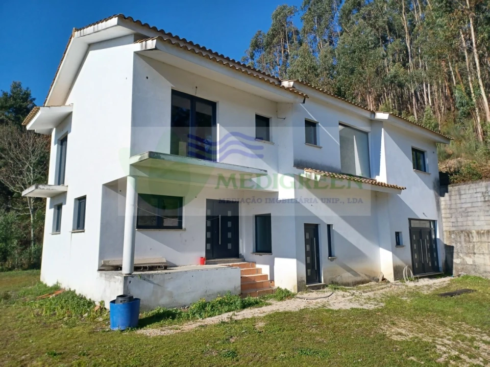 Moradia T3 para Venda em Couto de Esteves Foto 1