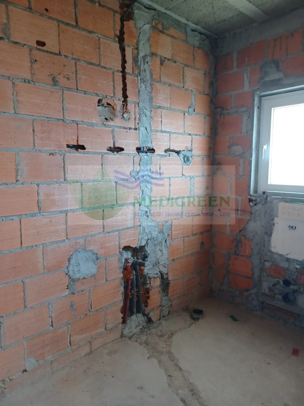 Moradia T3 para Venda em Couto de Esteves Foto 11