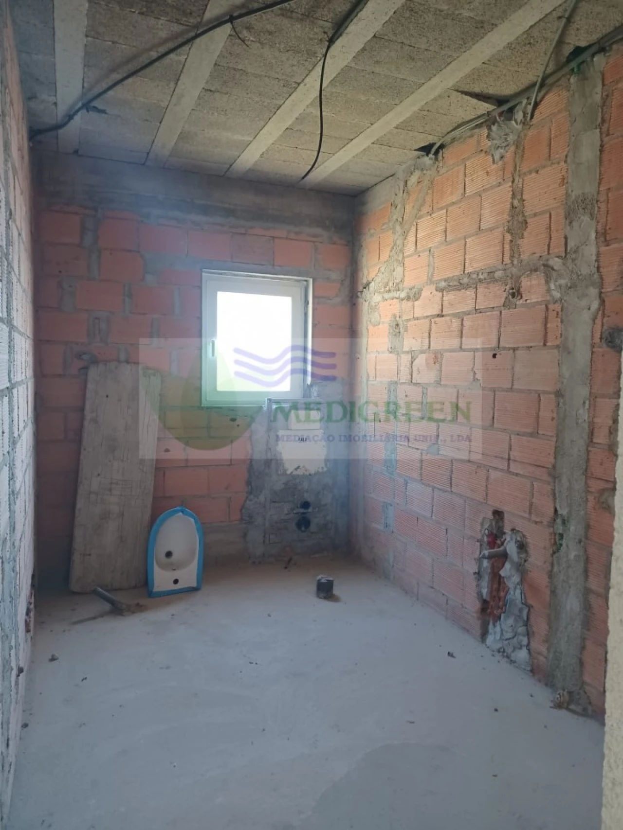 Moradia T3 para Venda em Couto de Esteves Foto 12