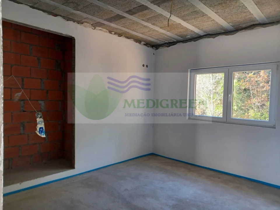 Moradia T3 para Venda em Couto de Esteves Foto 17