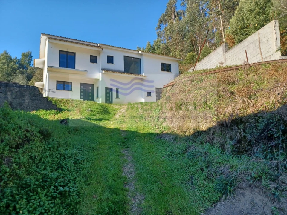 Moradia T3 para Venda em Couto de Esteves Foto 21