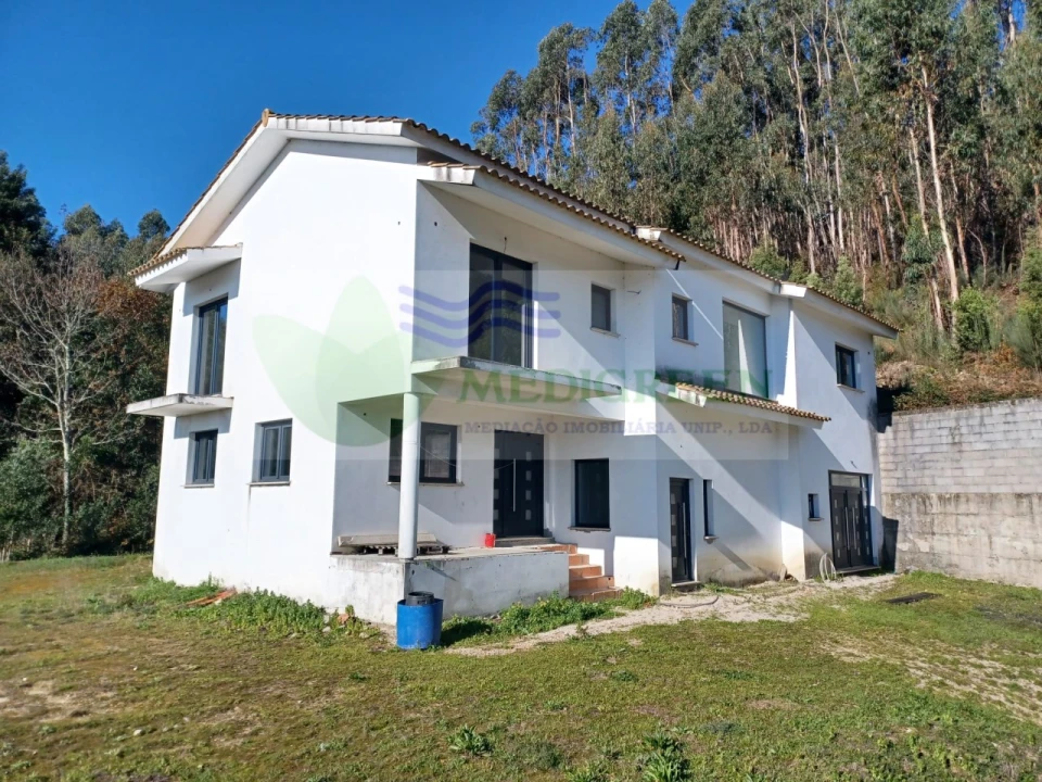 Moradia T3 para Venda em Couto de Esteves Foto 24