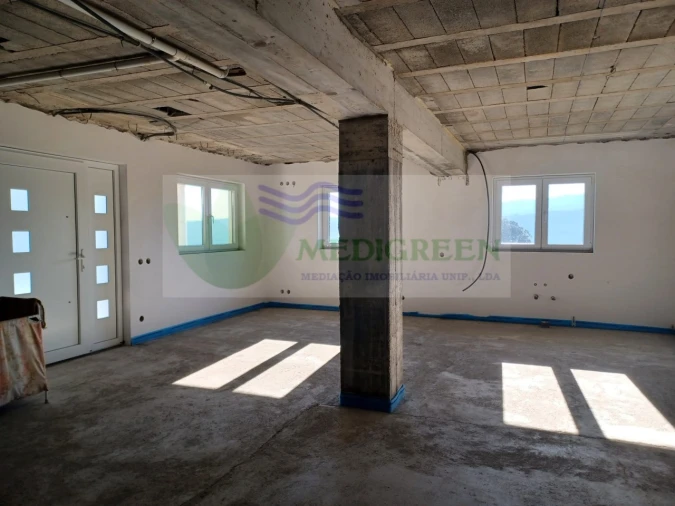 Moradia T3 para Venda em Couto de Esteves Foto 3