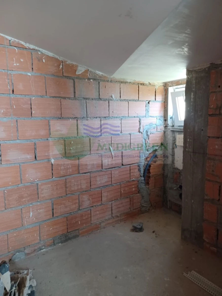 Moradia T3 para Venda em Couto de Esteves Foto 7