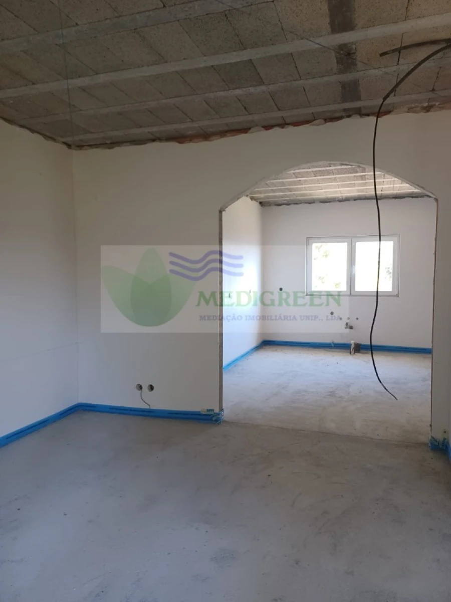 Moradia T3 para Venda em Couto de Esteves Foto 10