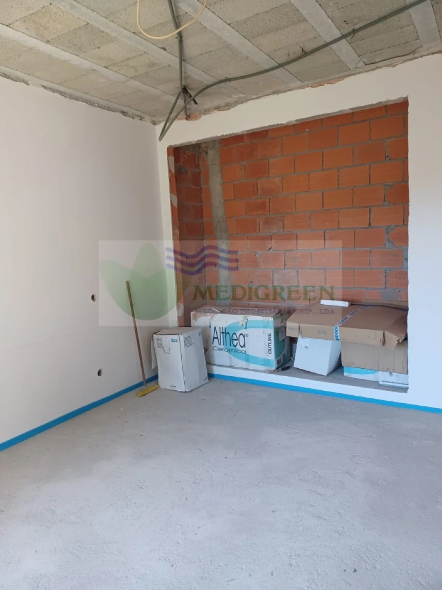 Moradia T3 para Venda em Couto de Esteves Foto 14