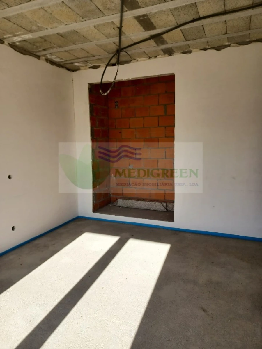 Moradia T3 para Venda em Couto de Esteves Foto 19