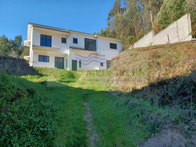 Moradia T3 para Venda em Couto de Esteves Foto 21