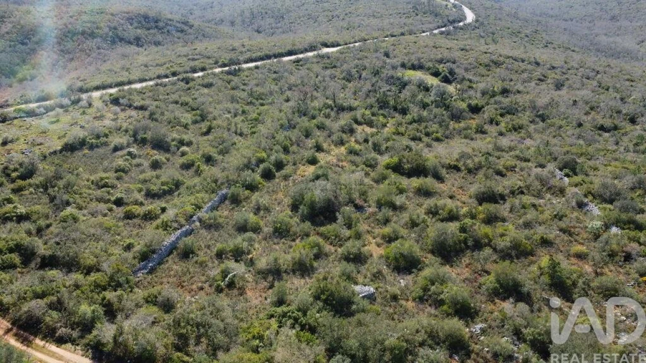 Terreno para Venda em Chãos Foto 2