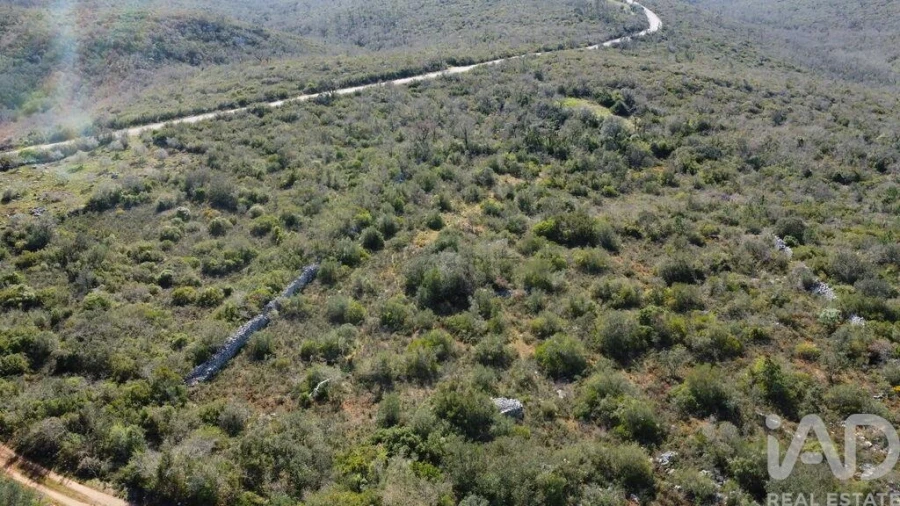 Terreno para Venda em Chãos Foto 2