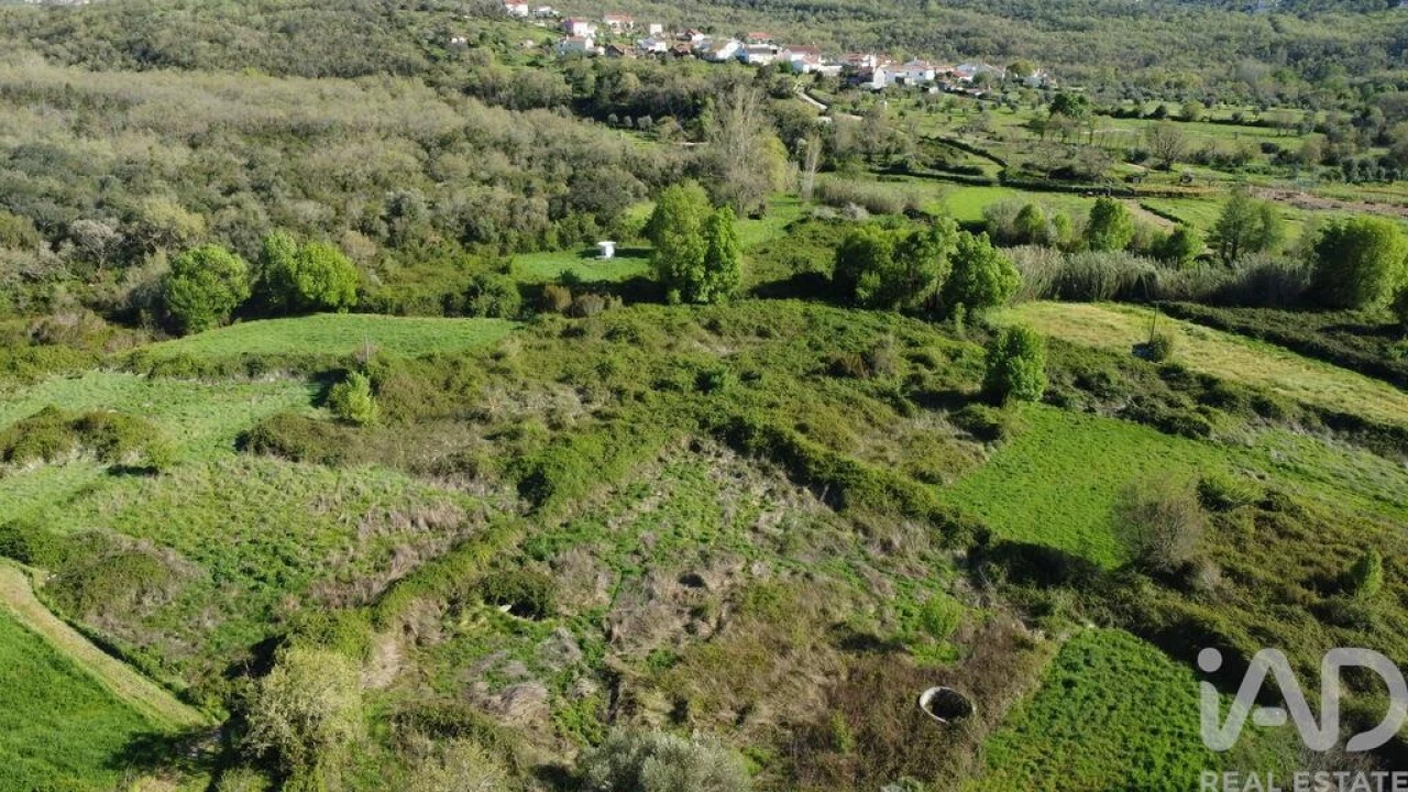 Terreno para Venda em Chãos Foto 13