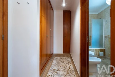 Moradia T5 para Venda em Quarteira
