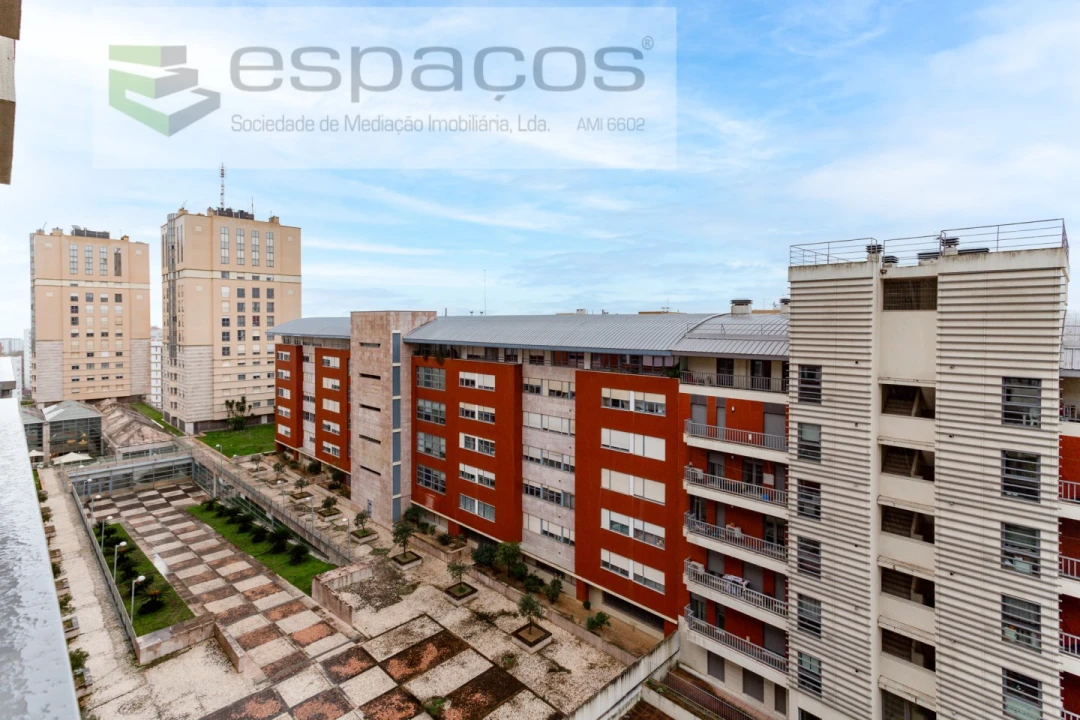 Apartamento T3 para Venda em Olivais Foto 48