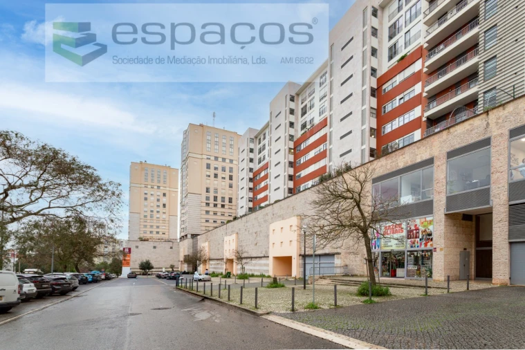 Apartamento T3 para Venda em Olivais Foto 1