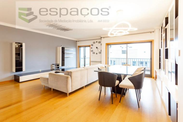 Apartamento T3 para Venda em Olivais Foto 13