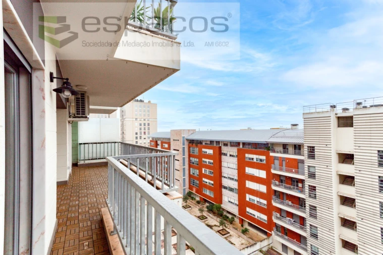 Apartamento T3 para Venda em Olivais Foto 17