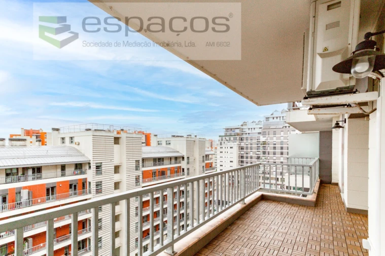 Apartamento T3 para Venda em Olivais Foto 16