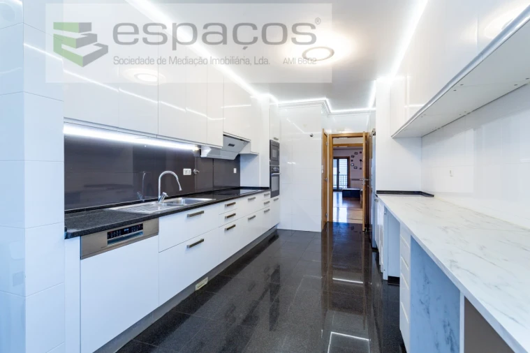 Apartamento T3 para Venda em Olivais Foto 5