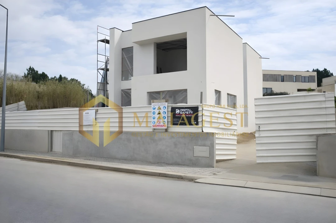 Moradia T3 para Venda em Pedroso e Seixezelo Foto 1