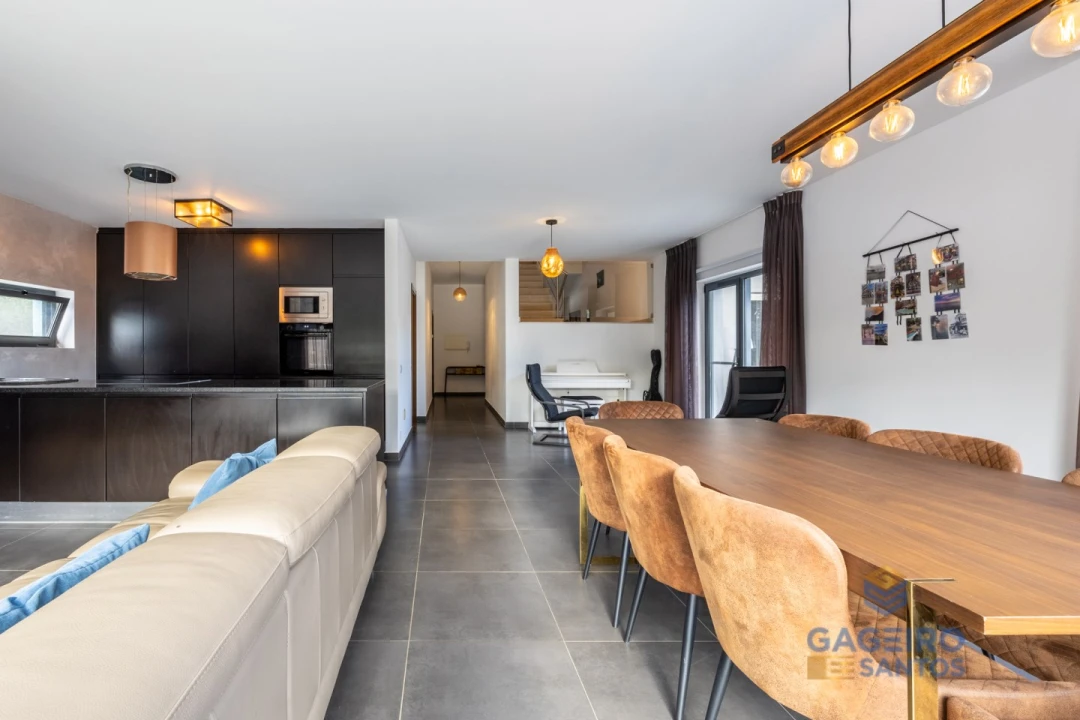 Moradia T4 para Venda em Barrio Foto 9