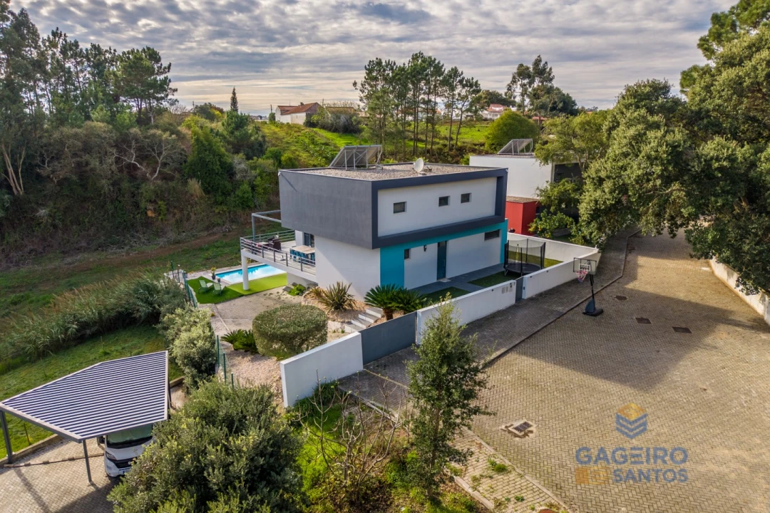 Moradia T4 para Venda em Barrio Foto 54