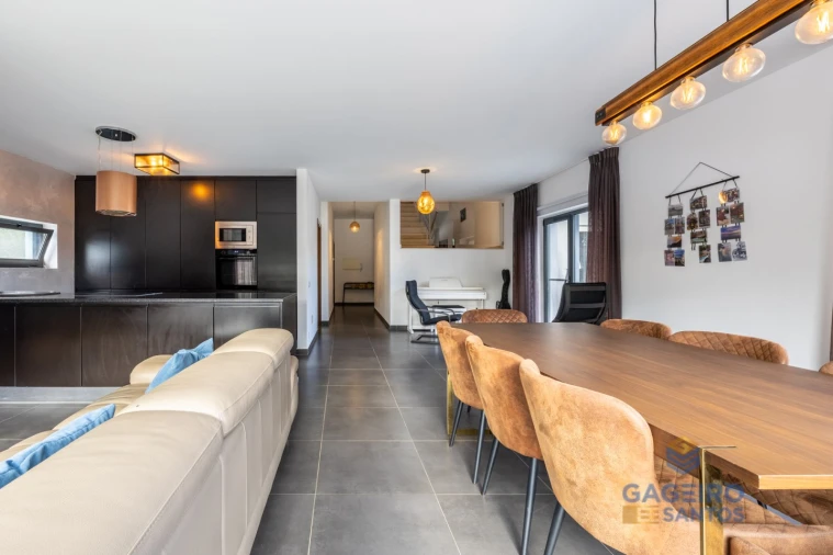 Moradia T4 para Venda em Barrio Foto 9