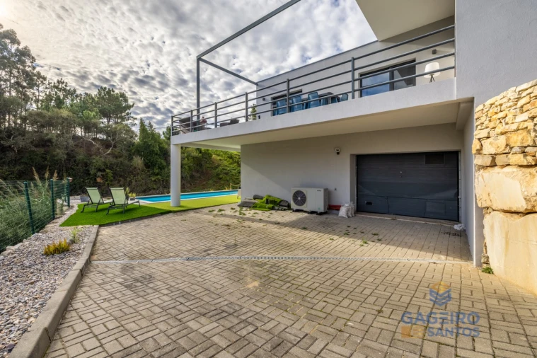 Moradia T4 para Venda em Barrio Foto 49