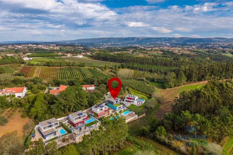 Moradia T4 para Venda em Barrio Foto 59