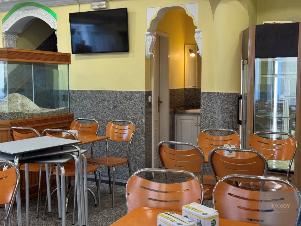 Prédio para Venda em Fanhões Foto 5