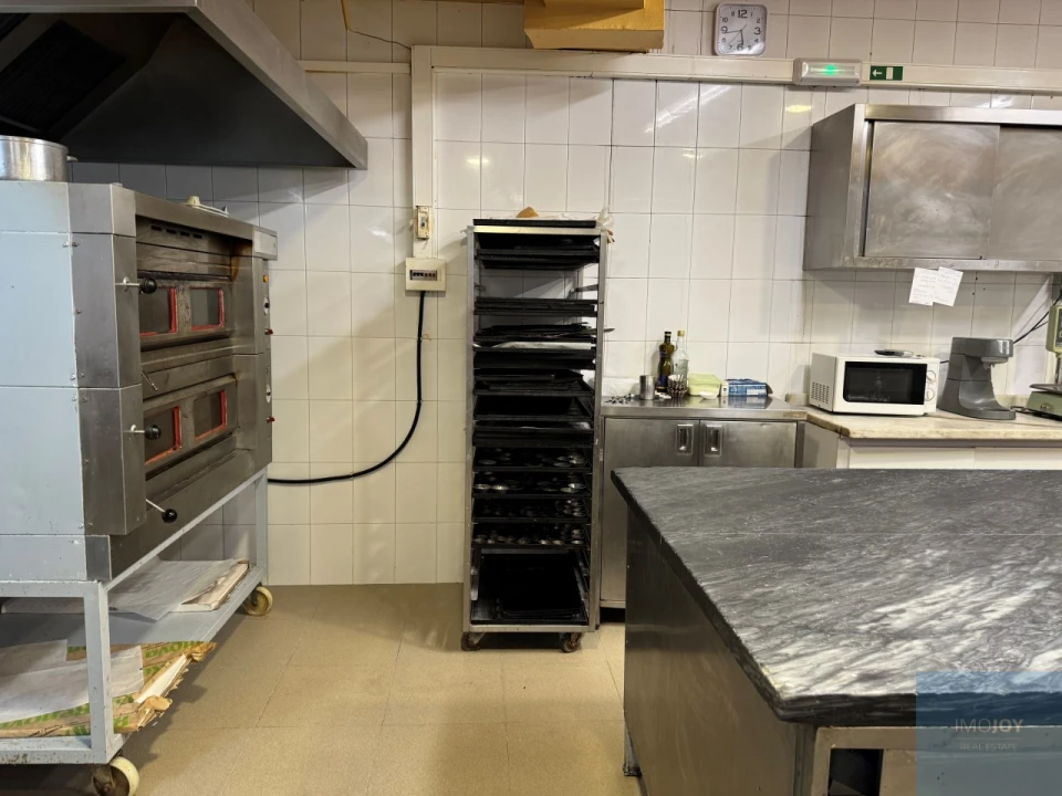 Prédio para Venda em Fanhões Foto 12